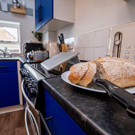 Flat 5, Super King Bed, Free Parking, Workspace, Free Wi-Fi Nottingham Buitenkant foto