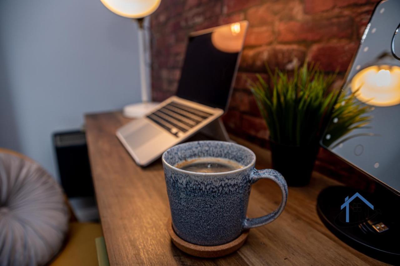 Flat 5, Super King Bed, Free Parking, Workspace, Free Wi-Fi Nottingham Buitenkant foto
