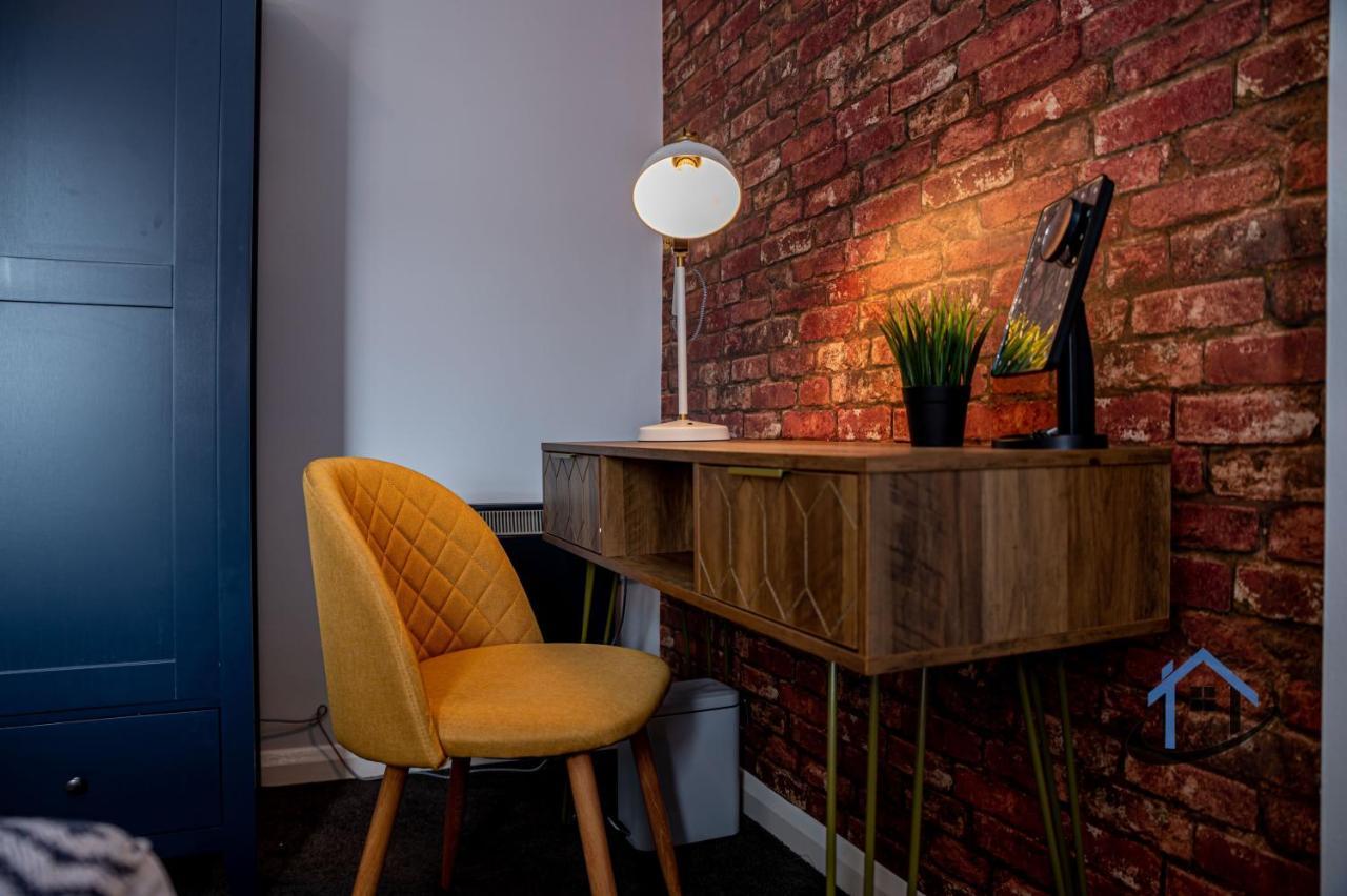 Flat 5, Super King Bed, Free Parking, Workspace, Free Wi-Fi Nottingham Buitenkant foto
