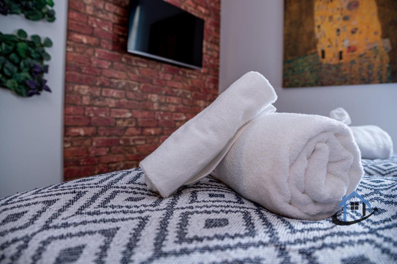 Flat 5, Super King Bed, Free Parking, Workspace, Free Wi-Fi Nottingham Buitenkant foto
